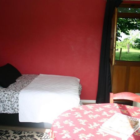 Tante Pim Apartment Neuilly-sur-Eure Luaran gambar