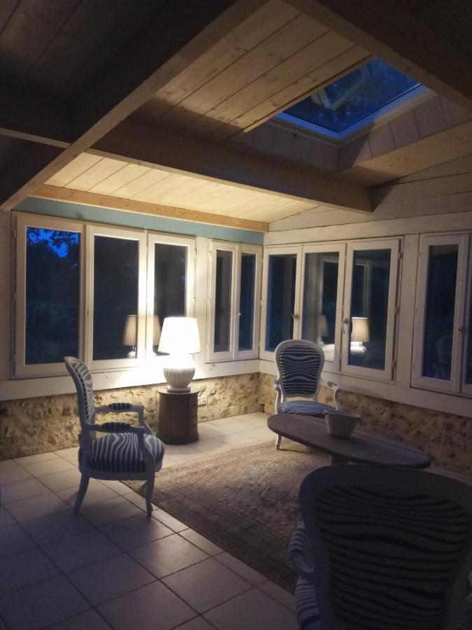 Tante Pim Apartment Neuilly-sur-Eure Luaran gambar