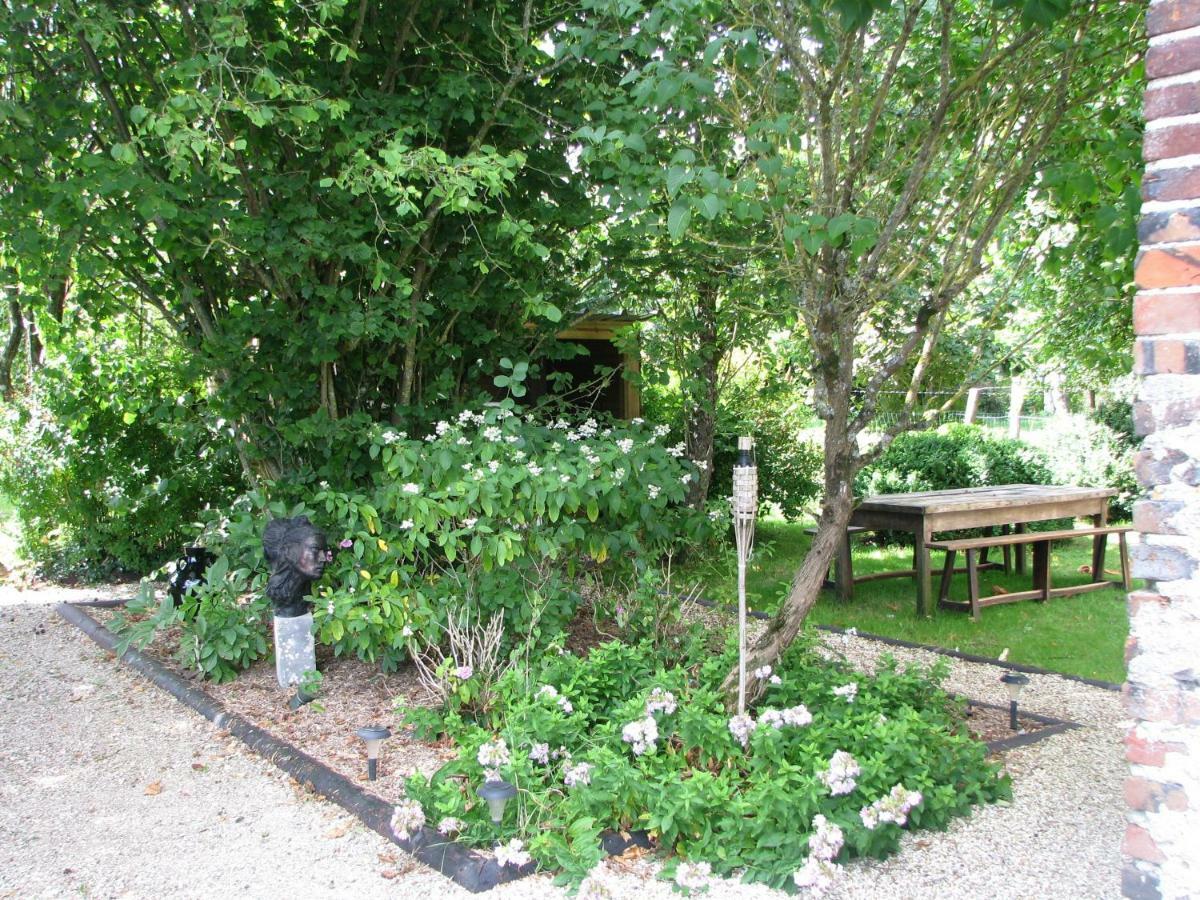 Tante Pim Apartment Neuilly-sur-Eure Luaran gambar