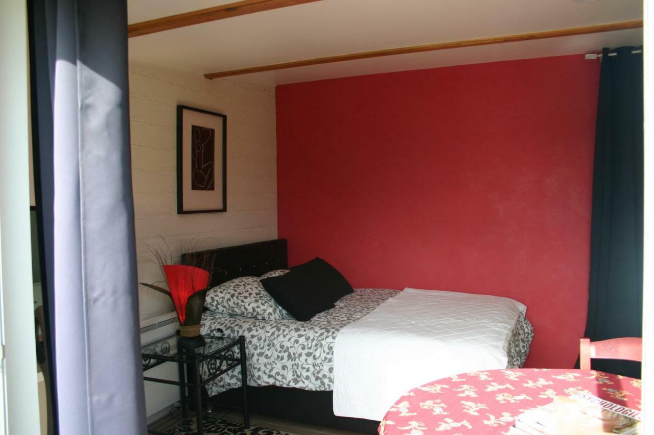 Tante Pim Apartment Neuilly-sur-Eure Luaran gambar
